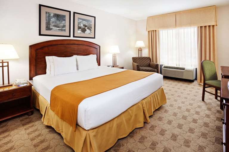 Bedroom 3, Holiday Inn Express BOONE by IHG, Watauga