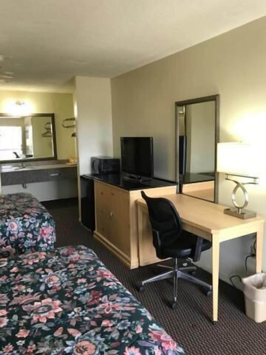 Others 5, Western Motel, Jefferson