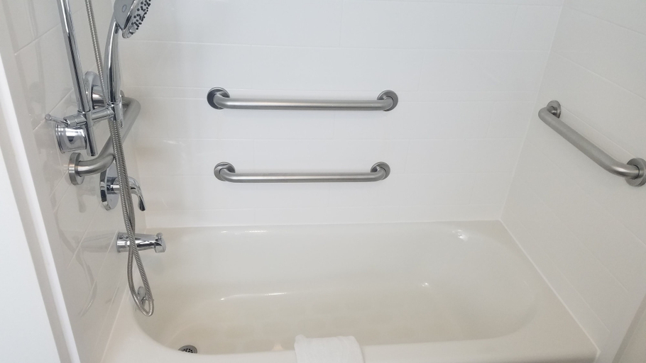 Bathroom 4, Hampton Inn & Suites Kansas City-Merriam, Kansas City
