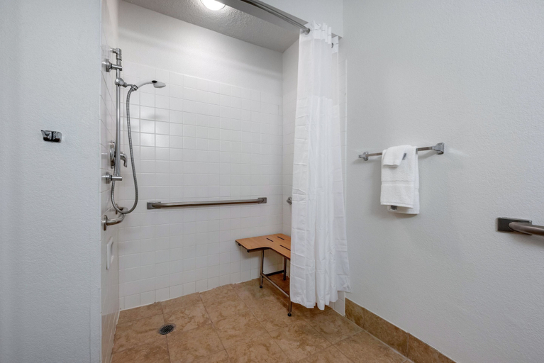 Bathroom 4, Quality Inn Coraopolis - Pittsburgh Airport, Allegheny