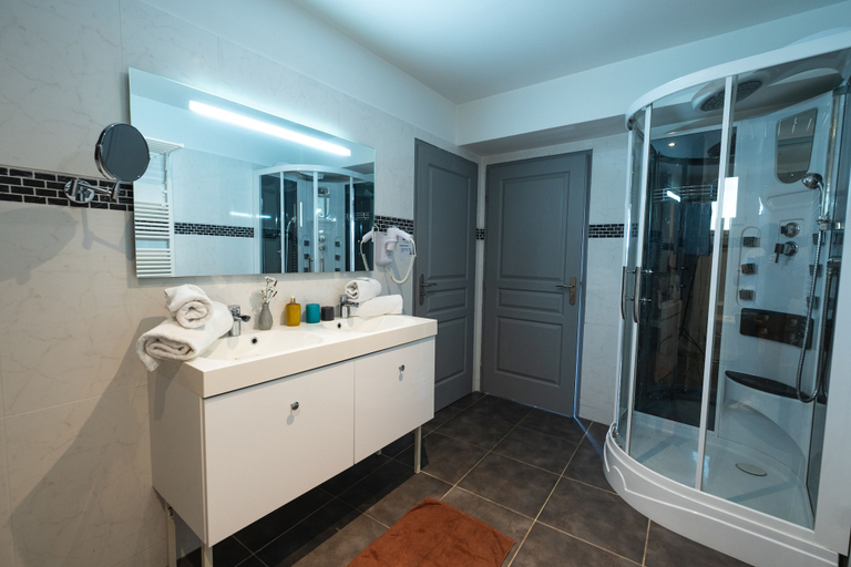 Bathroom 3, Residence le Saint Esteve, Bouches-du-Rhône