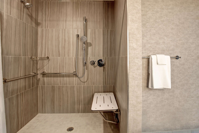 Bathroom 4, Embassy Suites by Hilton Rockford Riverfront, Winnebago