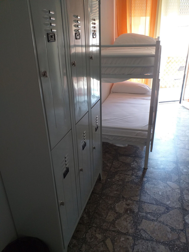 Others 5, Hostel alexander, Napoli