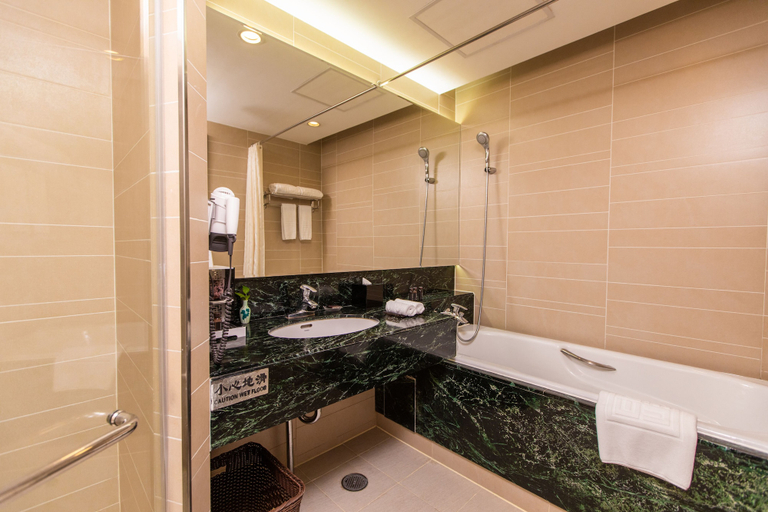 Bathroom 3, Beijing Broadcasting Tower Hotel, Beijing
