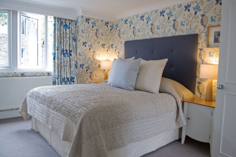 Bedroom 3, Cheval Knightsbridge, London