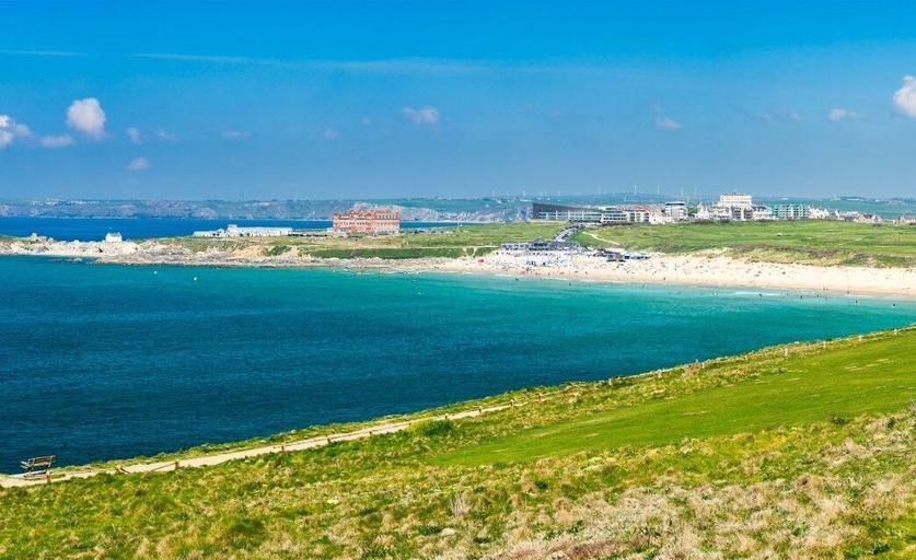 Others 5, Modern Apartment nr Fistral Beach Private Parking, Cornwall