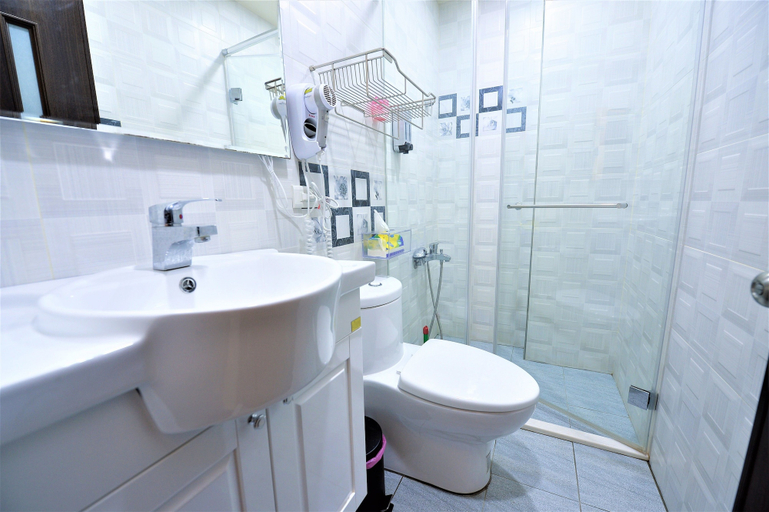 Bathroom 4, Sun Day B&B, Penghu