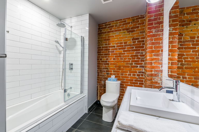 Bathroom 4, Les Lofts du Trésor - By Les Lofts Vieux-Quebec, Communauté-Urbaine-de-Québec