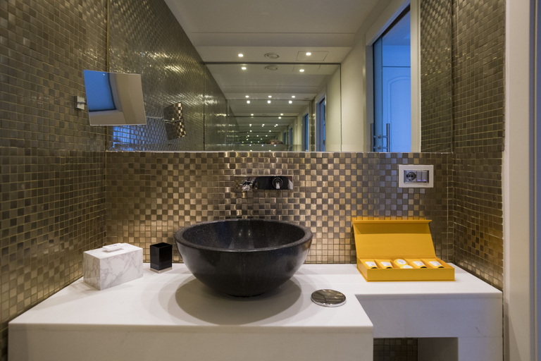 Bathroom 5, Hotel Metropole Taormina, Messina