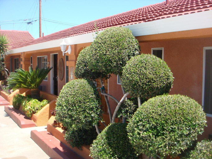 Others 5, Economy Inn, Merced