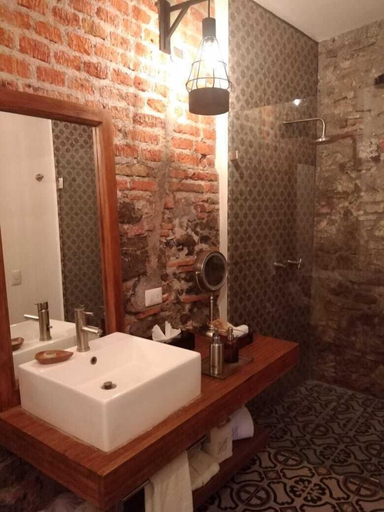 Bathroom 4, Clandestino Hotel Recreo - Adults Only, Allende