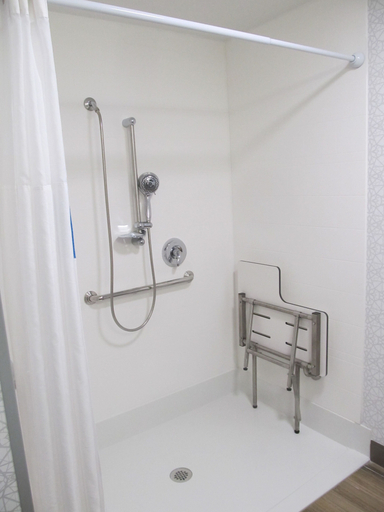 Bathroom 4, Hampton Inn El Dorado, Union