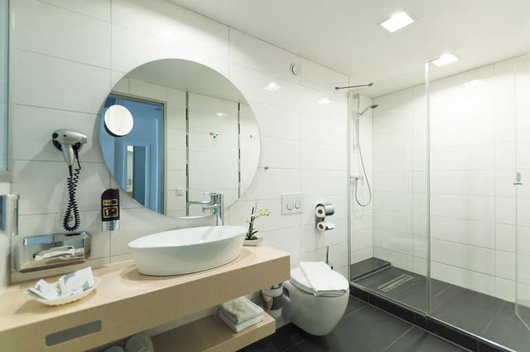 Bathroom 5, Hotel Bayer's, München