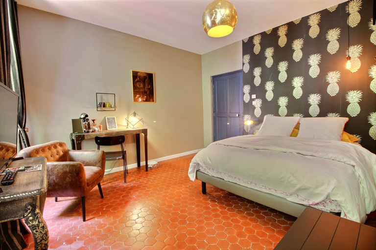 Bedroom 3, Effets Personnels, Vaucluse