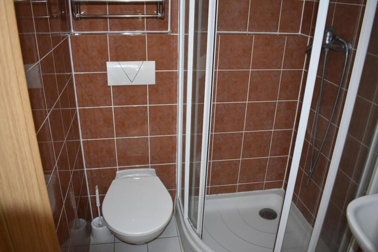 Bathroom 3, Penzion a Restaurace Na Jízdárně, Plzeň - jih