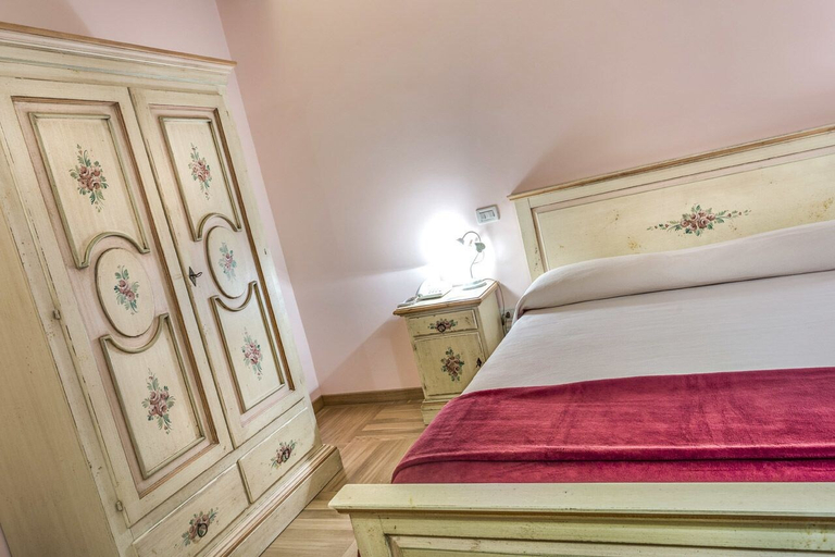 Bedroom 4, La Castellaia Resort, Ancona