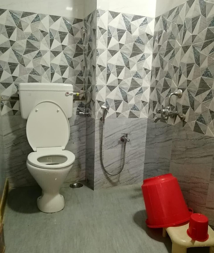 Bathroom 4, Hotel Swapna International, Mumbai City