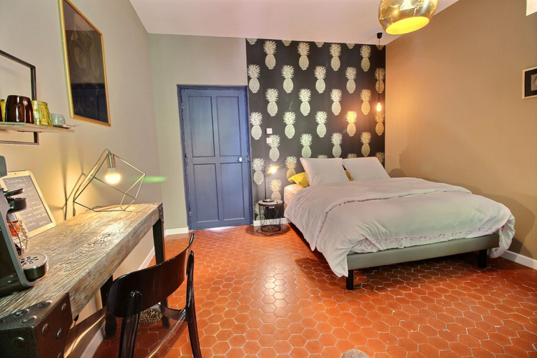 Bedroom 4, Effets Personnels, Vaucluse