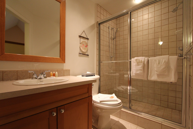 Bathroom 3, Lake Placid Lodge By Whistler Retreats, Squamish-Lillooet