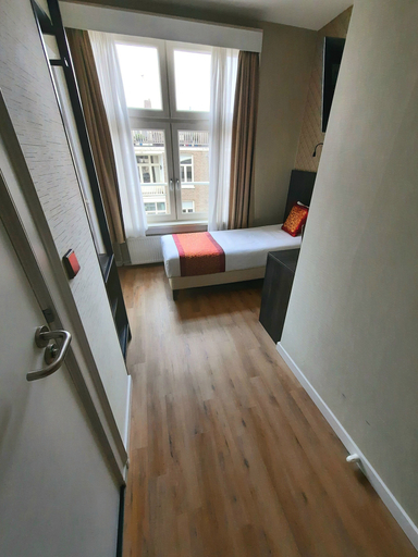 Bedroom 4, Hotel Washington, Amsterdam