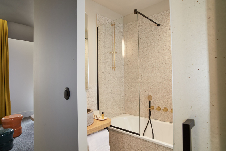 Bathroom 3, Hotel de l'Abbaye, Rhône