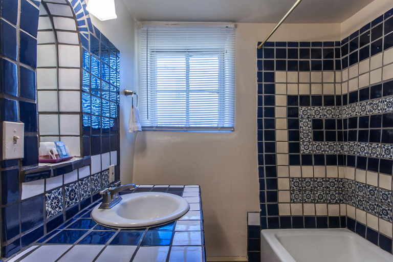Bathroom 4, Pueblo Bonito Inn, Santa Fe