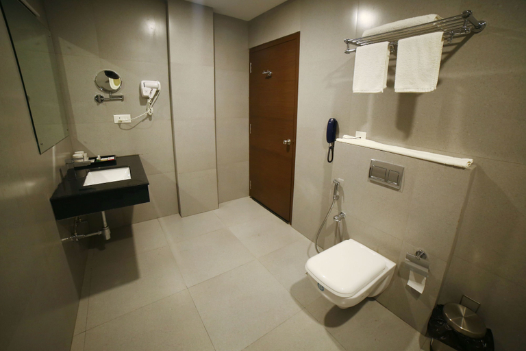 Bathroom 5, Hotel Yamuna, Pathanamthitta