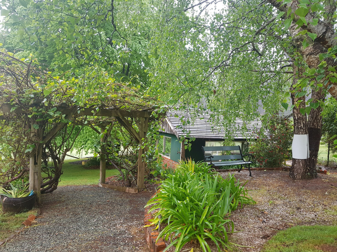Others 5, Glenbrook House and Cottage, Central Coast - Pt A