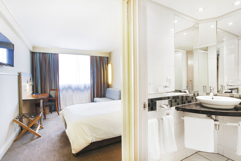 Bathroom 5, RH Hotel & Apartments - Pretoria, City of Tshwane