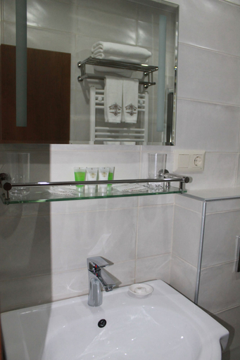 Bathroom 4, Metekhi Line, Tbilisi