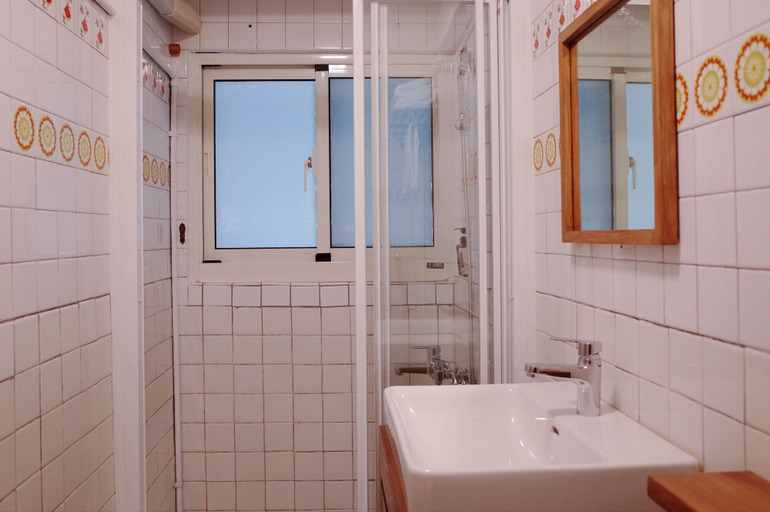 Bathroom 4, Neat Hostel, Tainan