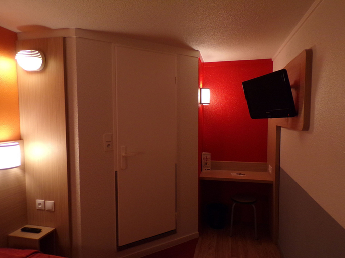 Bedroom 3, FASTHOTEL, Nord