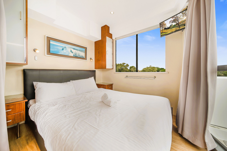 Bedroom 3, Coomera Houseboat Holidays, Gold Coast
