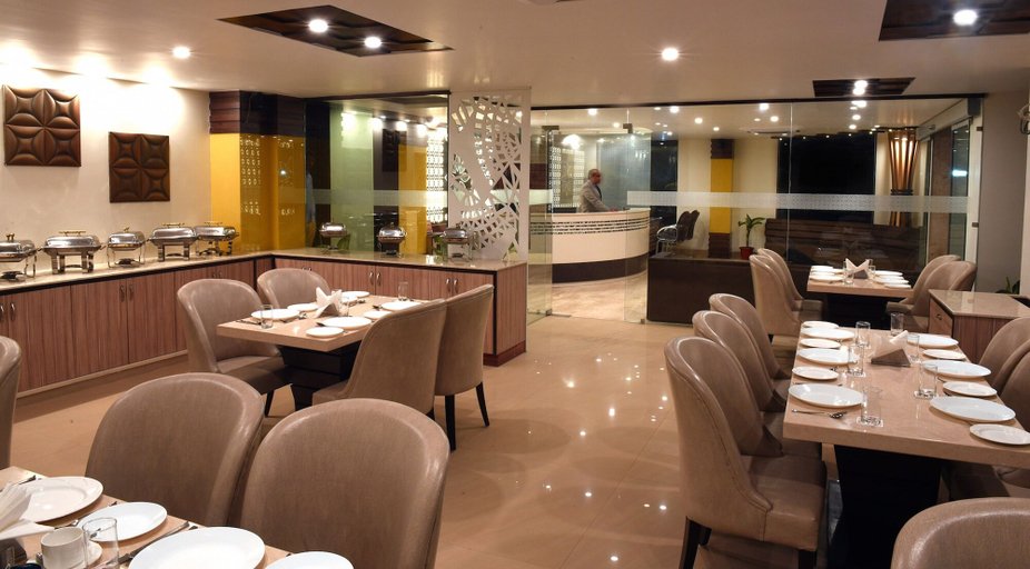 Food & Drinks 5, Starz Clarks Inn Mussoorie, Dehradun