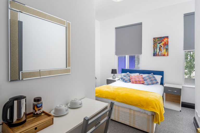 Bedroom 4, Isledon Hotel, London