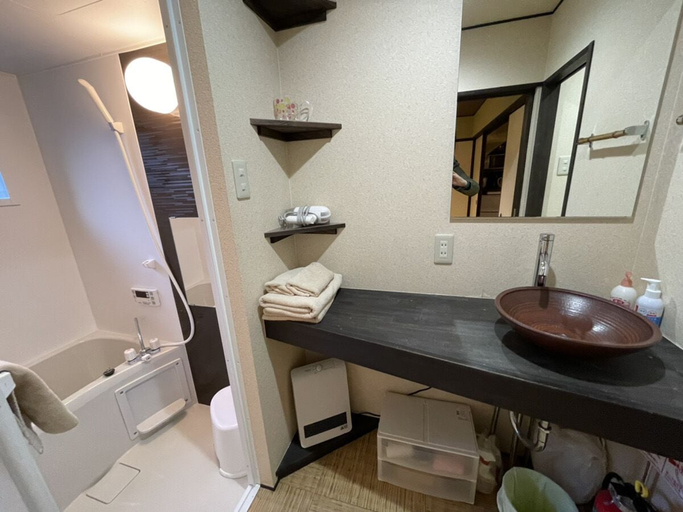 Bathroom 3, Kanon House, Kyoto
