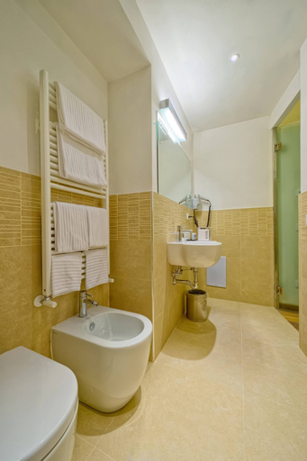 Bathroom 3, Star Vatican Rooms, Rome