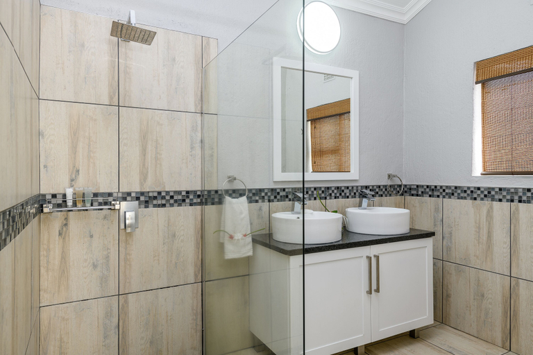 Bathroom 5, Hazyview Cabanas, Ehlanzeni