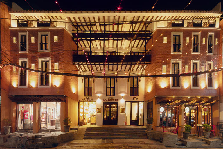 Exterior & Views