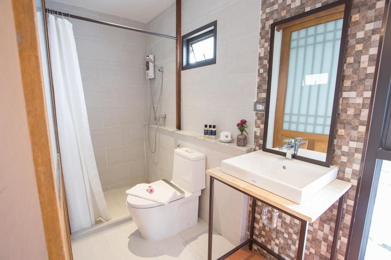 Bathroom 5, Viya Lodge, Muang Chiang Mai