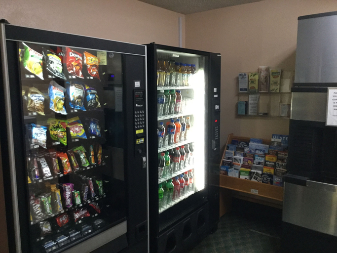 Food & Drinks 5, Super 8 by Wyndham Middletown, Orange