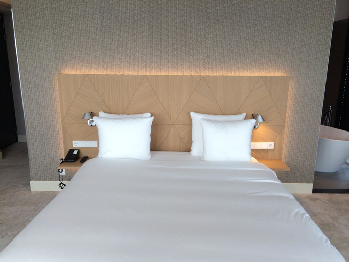Bedroom 3, Amadi Panorama Hotel, Amsterdam