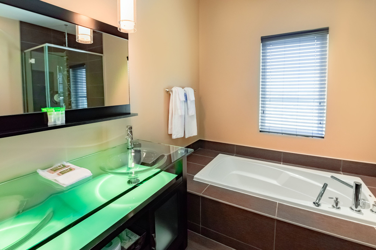 Bathroom 4, Imperia Hotel & Suites Terrebonne, Les Moulins