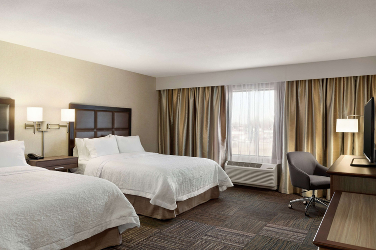Bedroom 4, Hampton Inn & Suites Minooka, Grundy