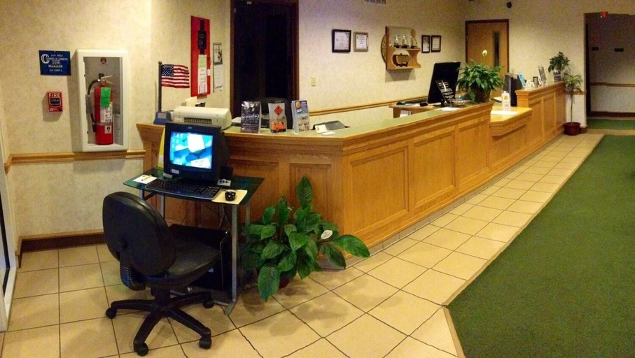 Others 5, Super 8 by Wyndham Ava, Douglas