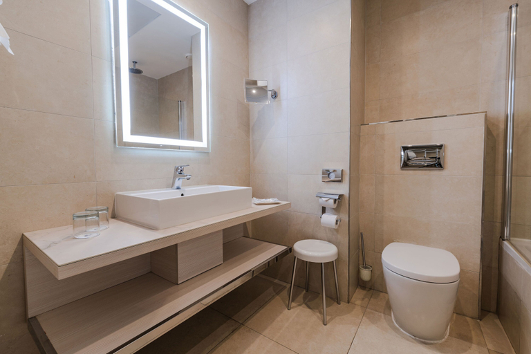 Bathroom 5, Maritim Antonine Hotel & Spa Malta