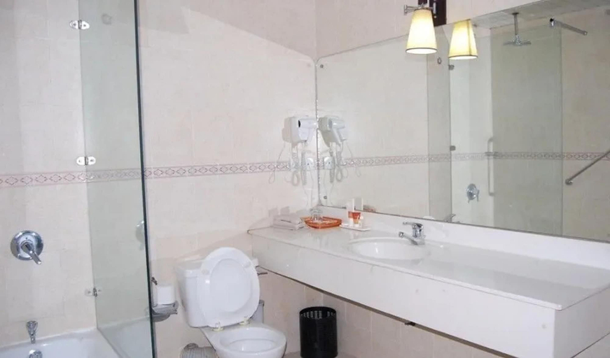 Bathroom 3, Owu Crown Hotel, Lagelu