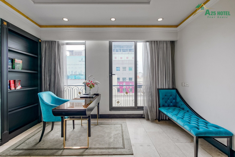 Exterior & Views 23