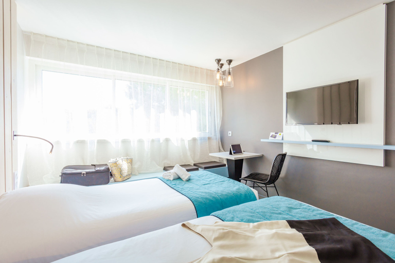 Bedroom 3, Operalia Hotel Les Pins, Hérault
