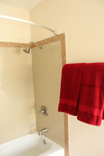 Bathroom 3, American Travel Inn, Whitman
